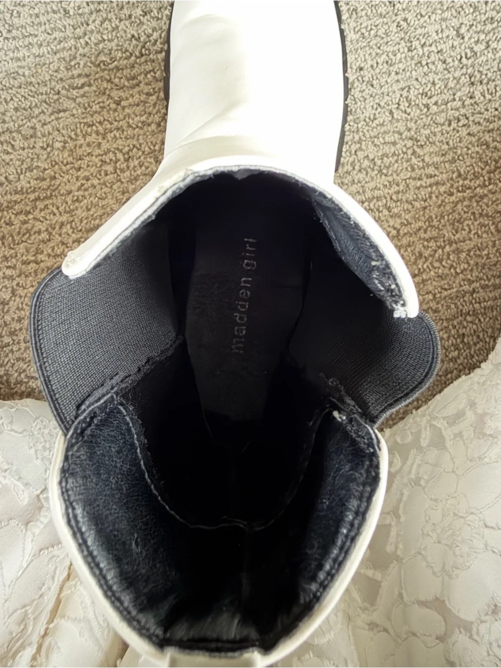 White Chelsea Lug Sole Boots - Women's Fashion Ankle Boot